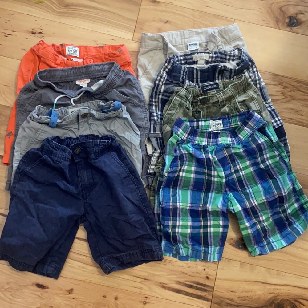 Lot of 8 boys shorts size 6.